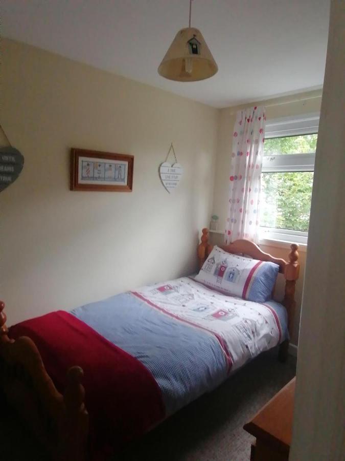 Le Chalet - 2 Bedroom Chalet House Sleeps 3 Pembroke Exterior foto